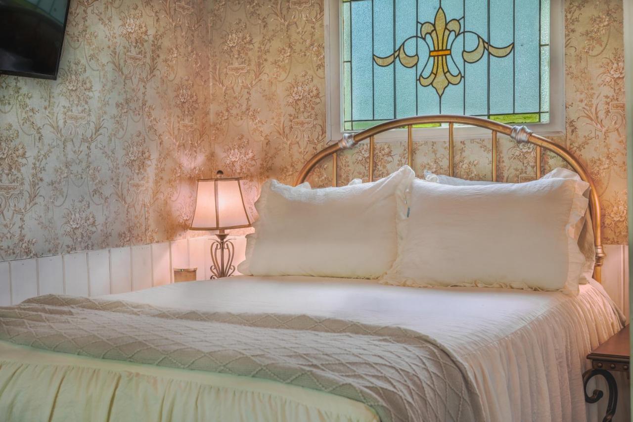 Vintage Wild West Tiny Hotel In The Woods! Pine City Extérieur photo