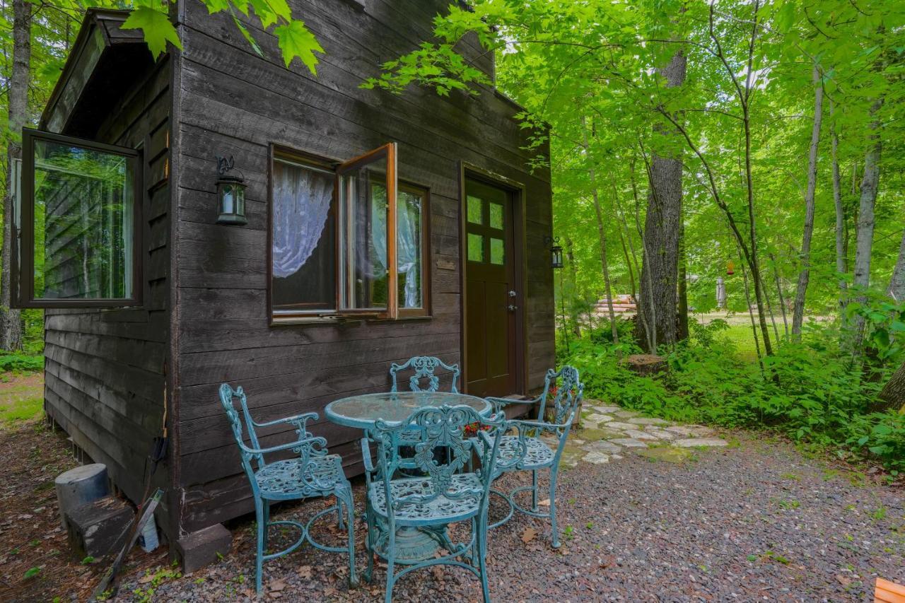 Vintage Wild West Tiny Hotel In The Woods! Pine City Extérieur photo